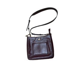 New Micheal Kors Cross Body
